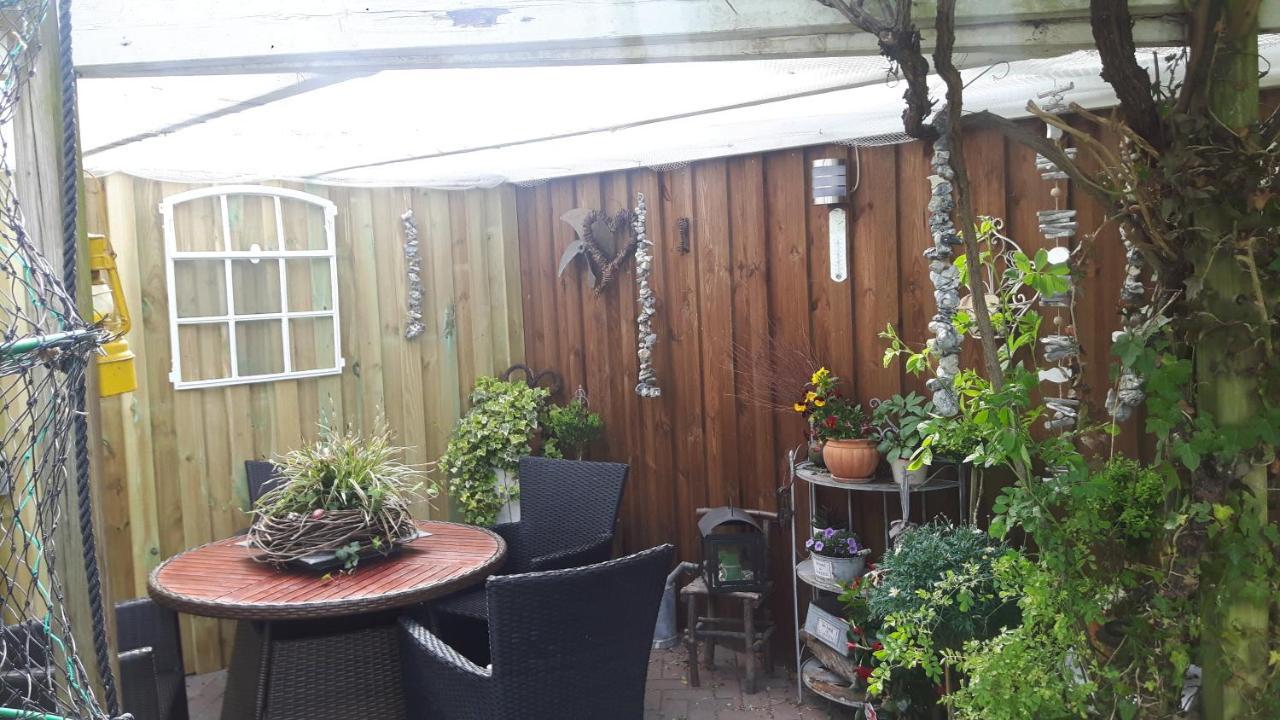 1 Raum Appartement Mit Kuechenzeile In カッペルン エクステリア 写真